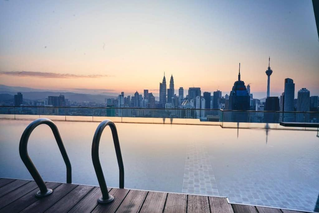 Klcc Regalia Suites Infinity Pool Kuala Lumpur Kültér fotó